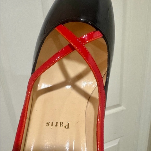 Christian Louboutin Black Patent Leather 4” heels/red accents/size 6.5/NIB! NEW! - Picture 4 of 9